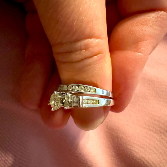 Wedding set barely ever worn. Not fake or lab created. - Picture 3 of 5